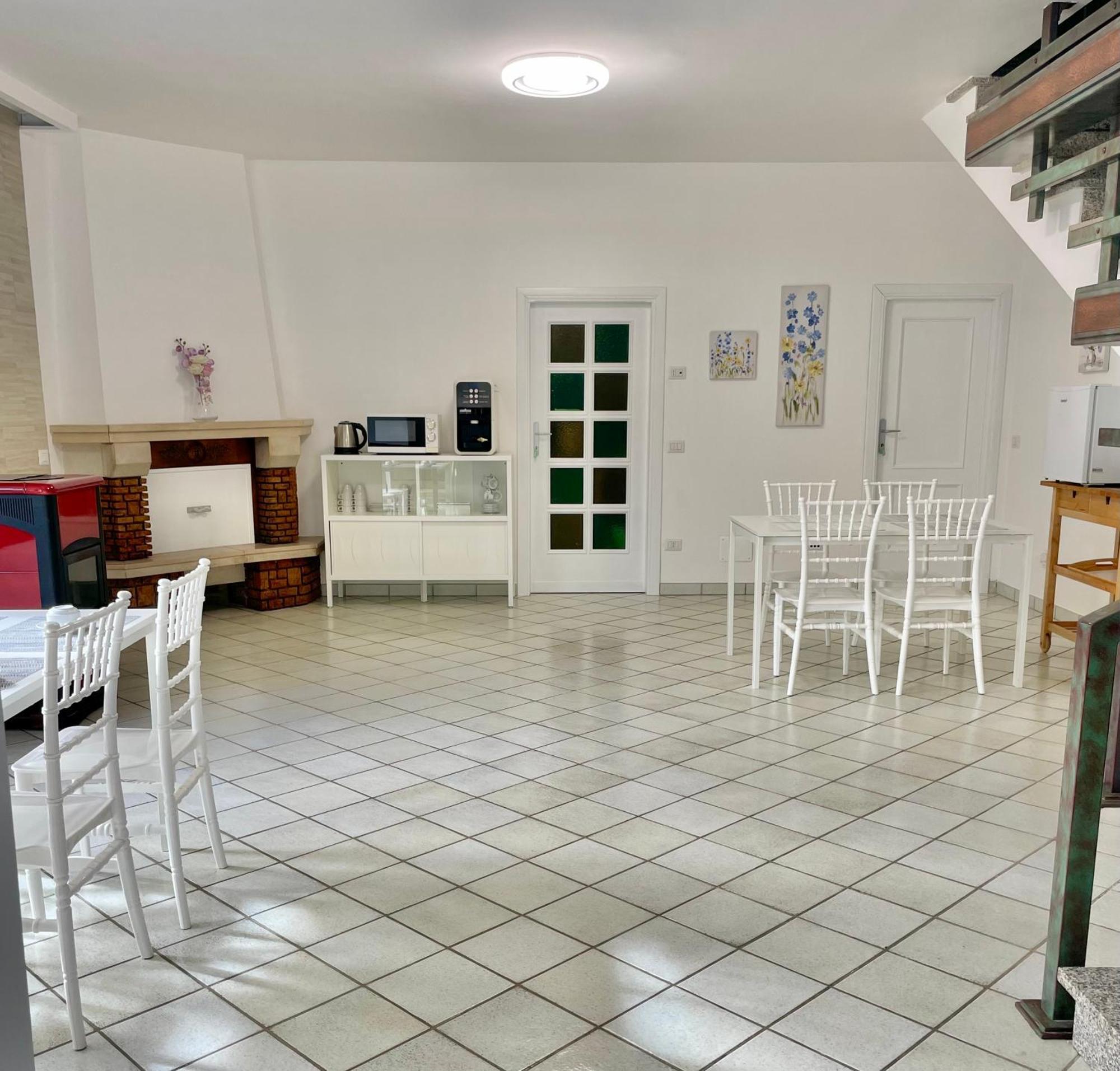 B & B Casal Pereto 발몬토네 외부 사진